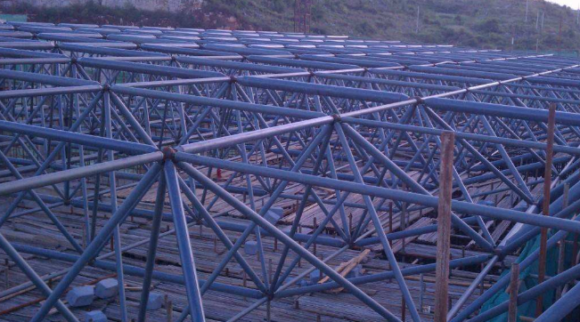 温岭概述网架加工中对钢材的质量的过细恳求